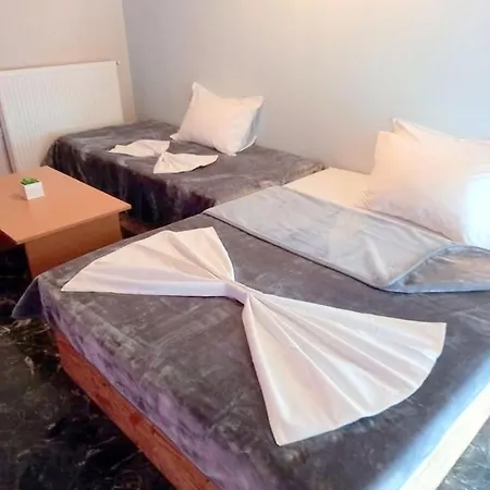 Motel Golden Trip - Motel With Automated Check-In - On Central Square Of City